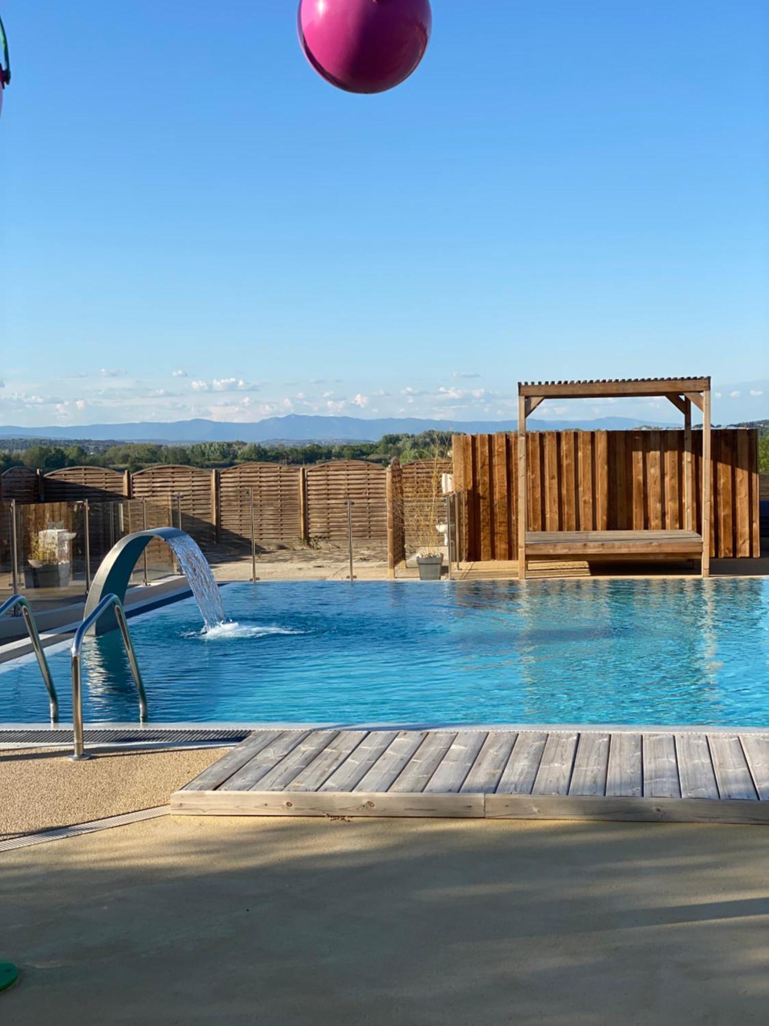 Camping Les Amandiers Castelnau-de-Guers Dış mekan fotoğraf