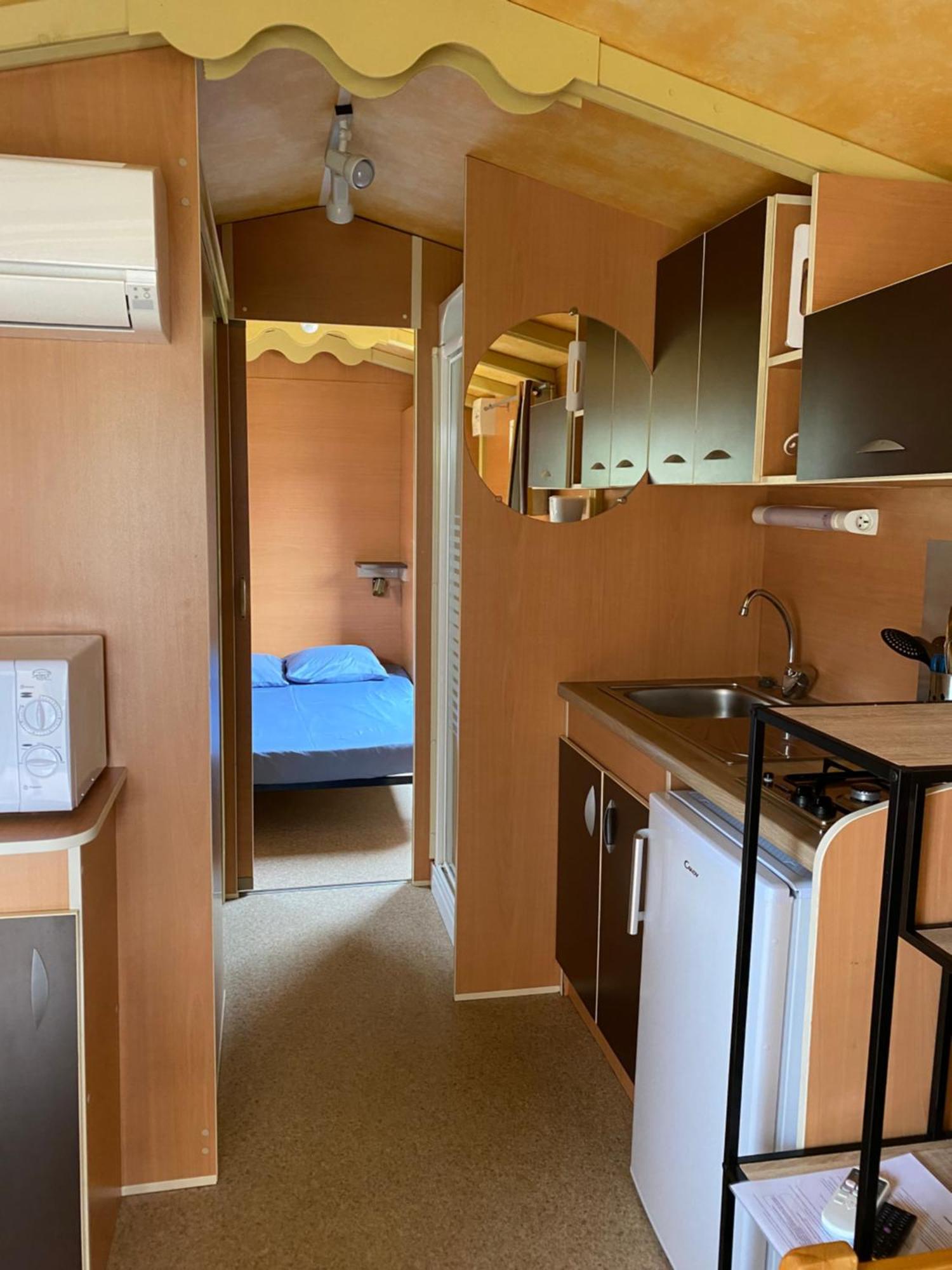 Camping Les Amandiers Castelnau-de-Guers Dış mekan fotoğraf