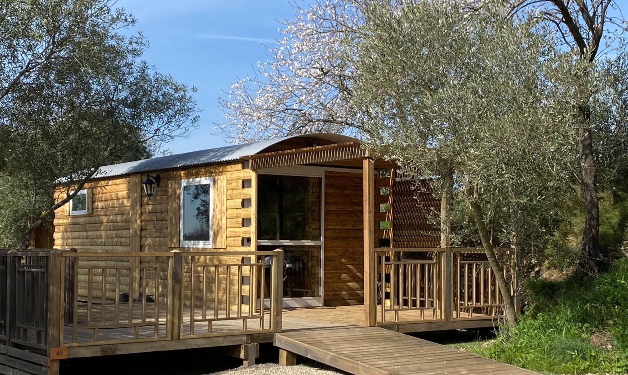 Camping Les Amandiers Castelnau-de-Guers Dış mekan fotoğraf